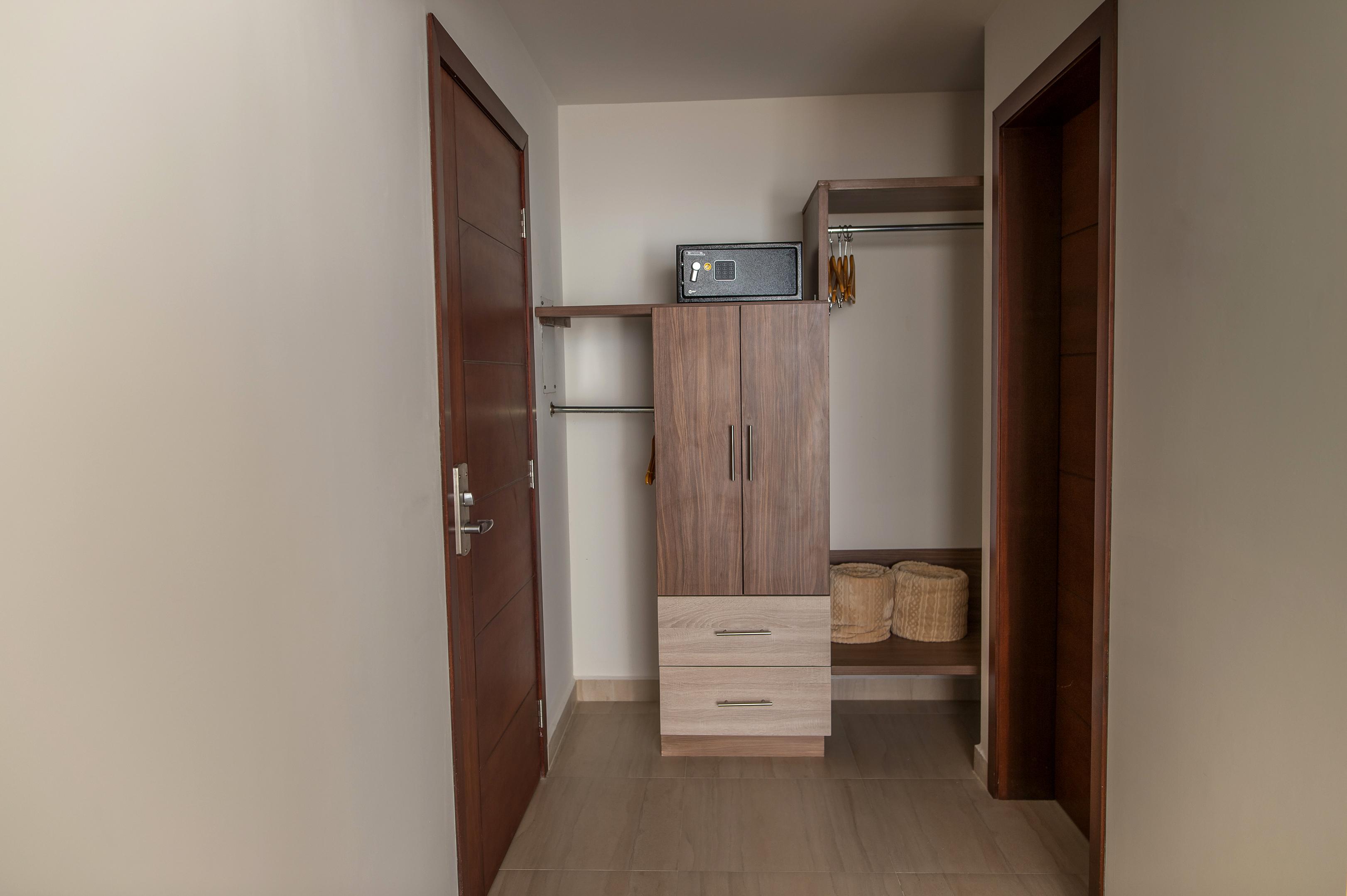 מזטלן Ocean View Beach Hotel מראה חיצוני תמונה