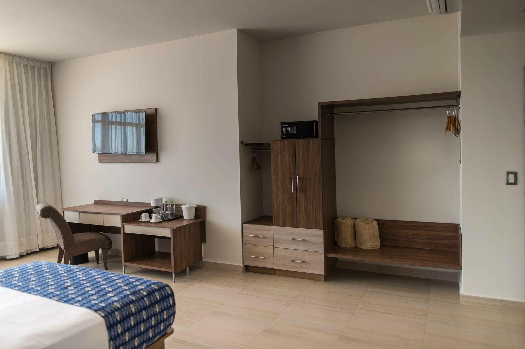 מזטלן Ocean View Beach Hotel מראה חיצוני תמונה
