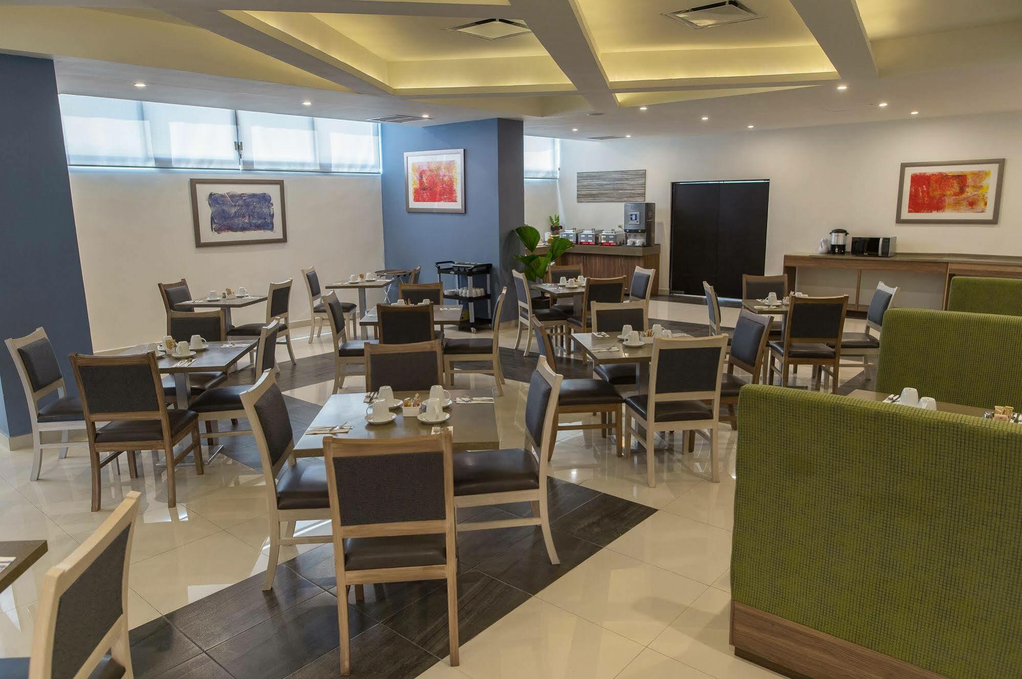 מזטלן Ocean View Beach Hotel מראה חיצוני תמונה
